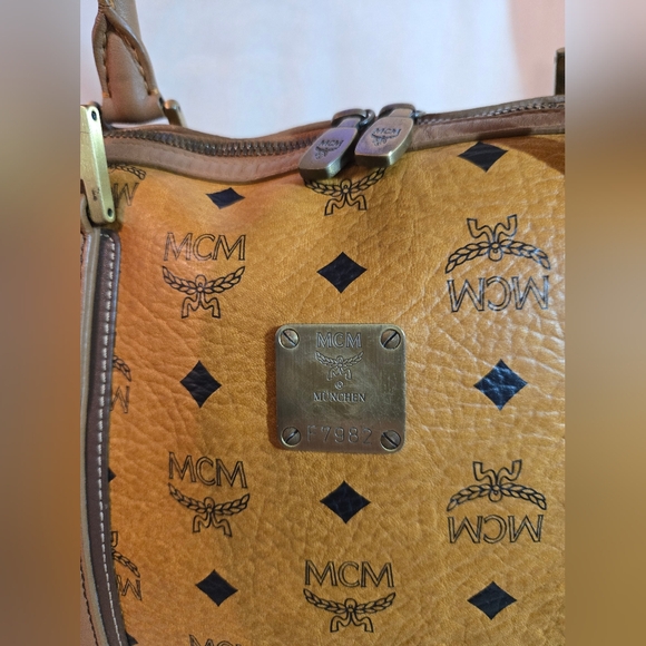💯 Authentic MCM Cognac Visetos and Leather Top Handle Handbag - Picture 11 of 15